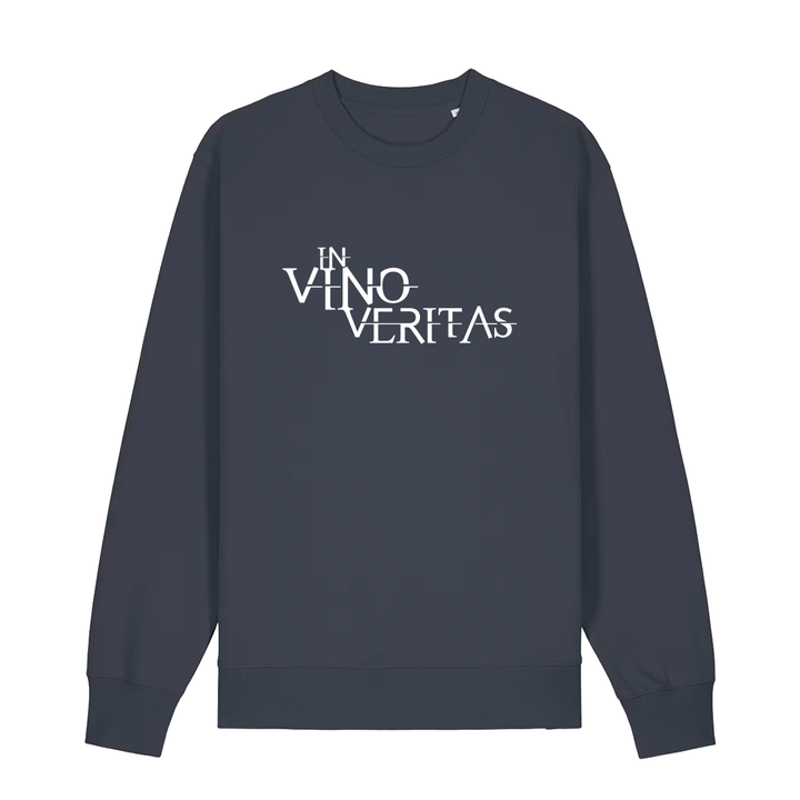 Sweater in anthrazit mit weißem Aufdruck "In Vino Veritas". 