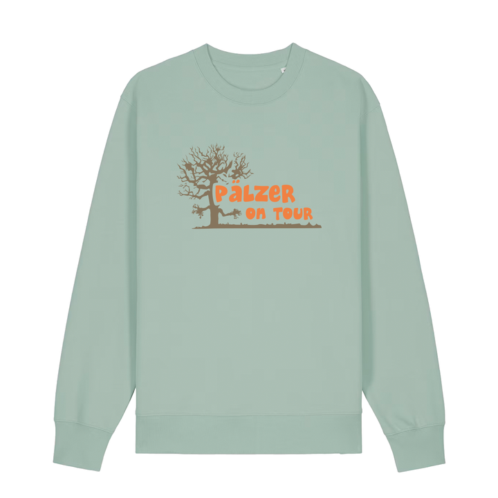 Sweater in aloe mit orangenem Aufdruck „Pälzer on Tour und Baumgrafik“.
