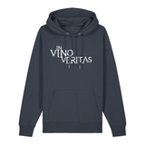 Hoodie in anthrazit mit weißem Aufdruck "In Vino Veritas". 
