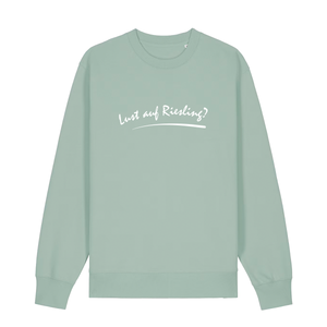 Sweater in aloe mit weißem Aufdruck „Lust auf Riesling“.